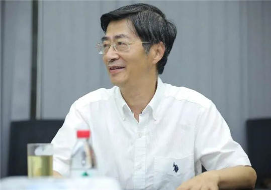 郑栅洁代省长颁发聘书 周德文受聘为省政府参事(特约研究员)