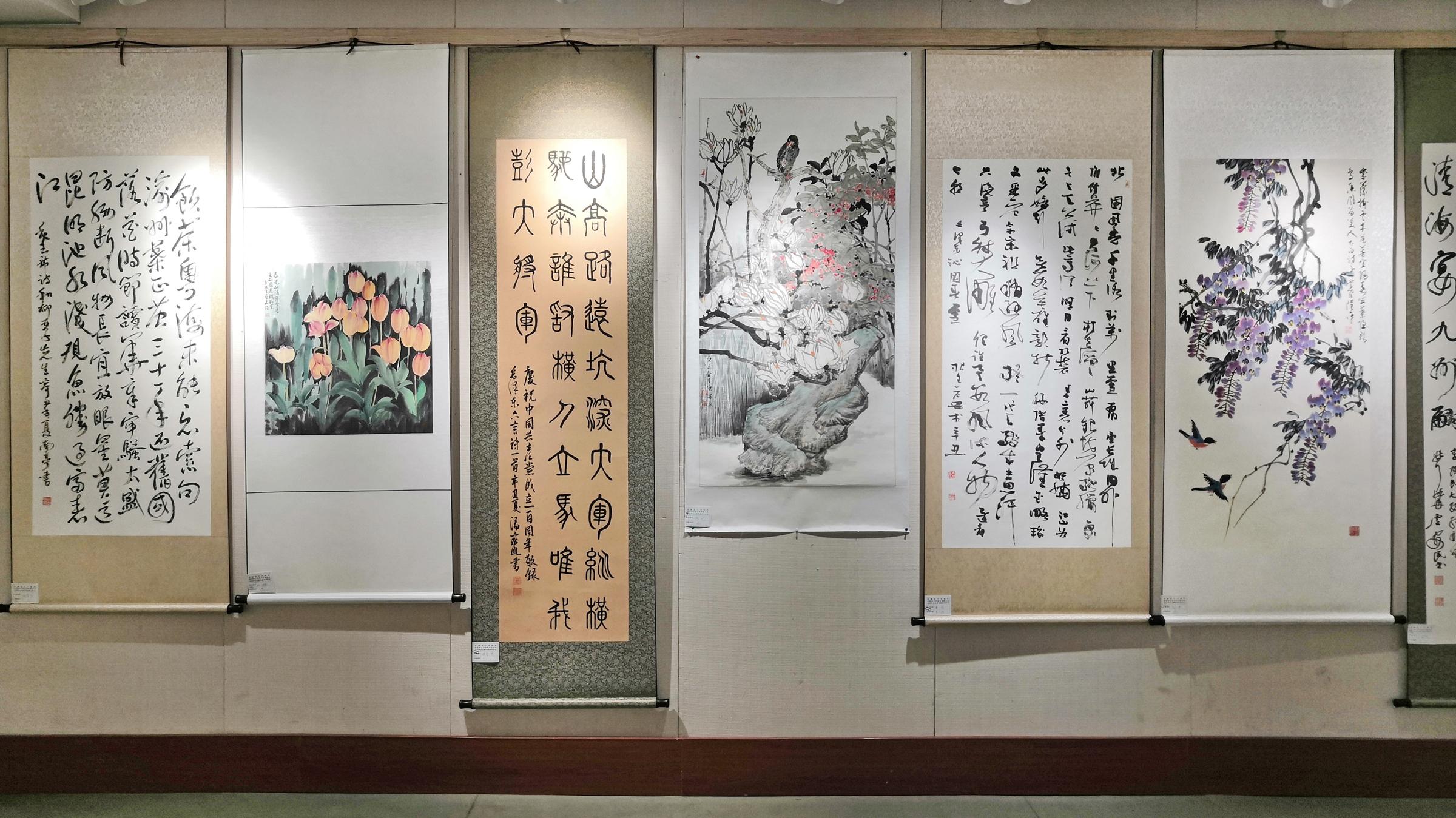 “​致敬百年”大型书画诗词作品展在安庆市美术馆隆重开幕