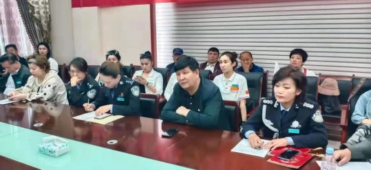 4.jpg 天山下,禁毒徒步行喜迎党的百年华诞