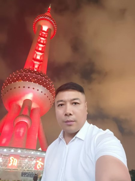 郝江华：爱的东方明珠